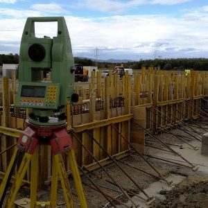 Asistență pe șantier pentru poduri, rețele edilitare, construcții civile și industriale